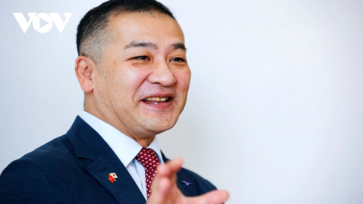 Japanese businessman hopes to put smiles on faces of Vietnamese children